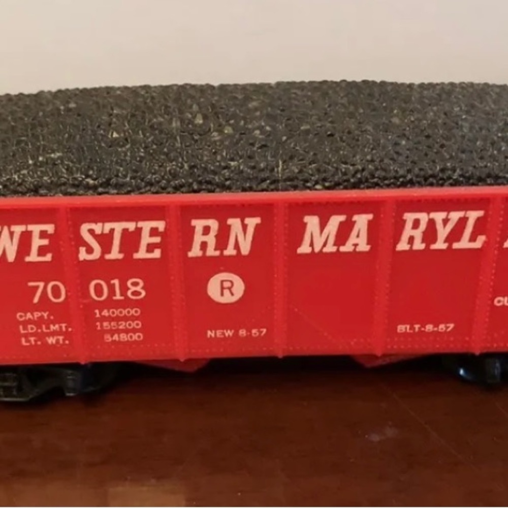Vintage HO Scale MArx Western Maryland 70018 Hopper Car with Load